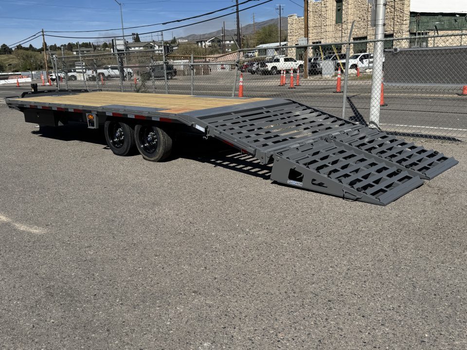 New 2026 Diamond C DEC 24' Max Ramps - 18K Deckover Equipment Trailer