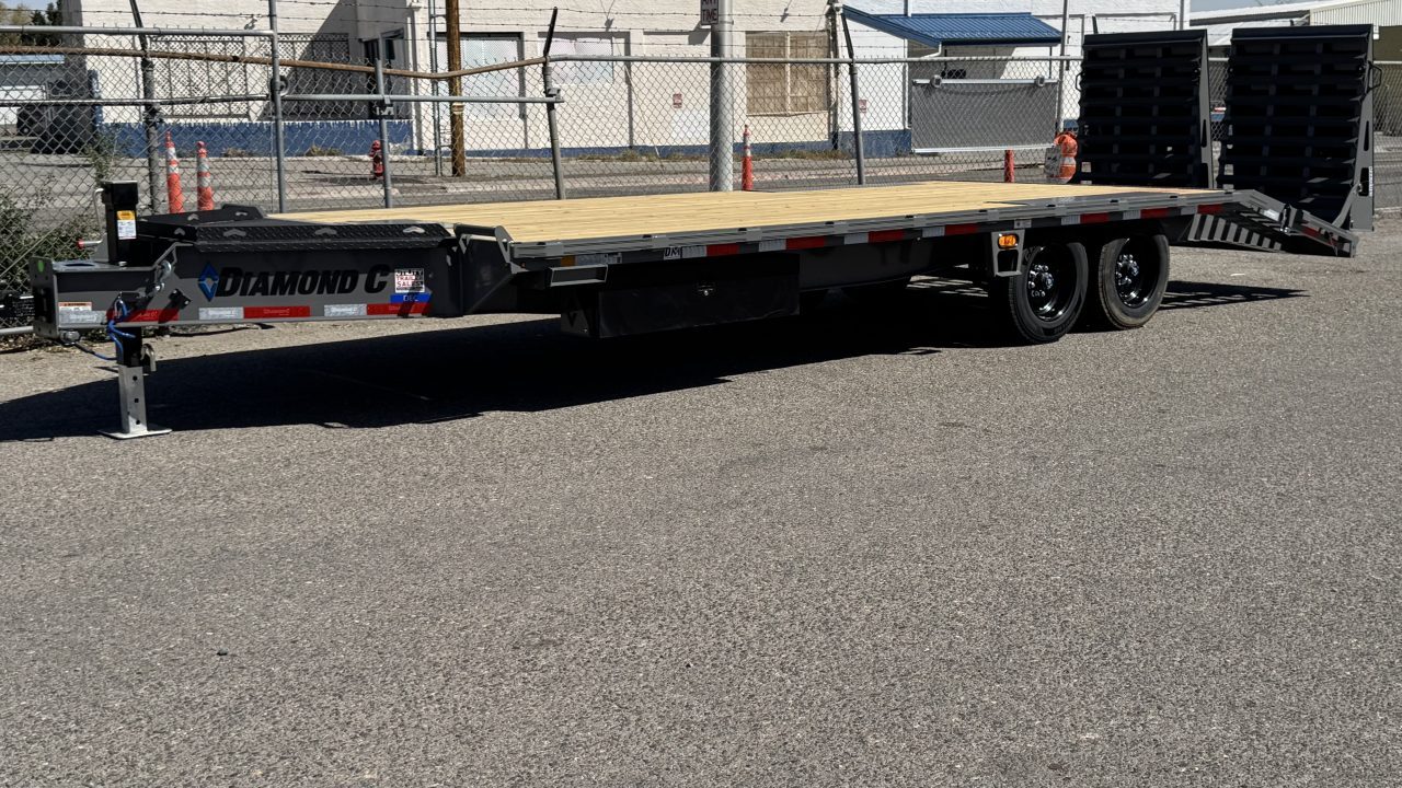 New 2026 Diamond C DEC 24' Max Ramps - 18K Deckover Equipment Trailer