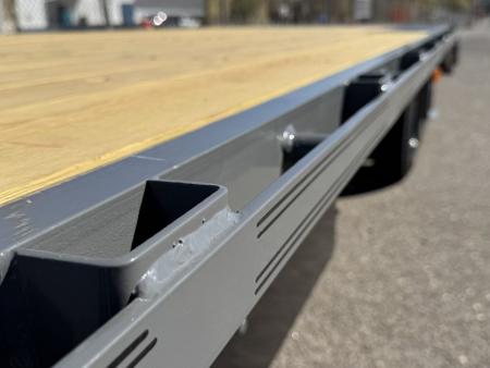 New 2026 Diamond C DEC 24' Max Ramps - 18K Deckover Equipment Trailer