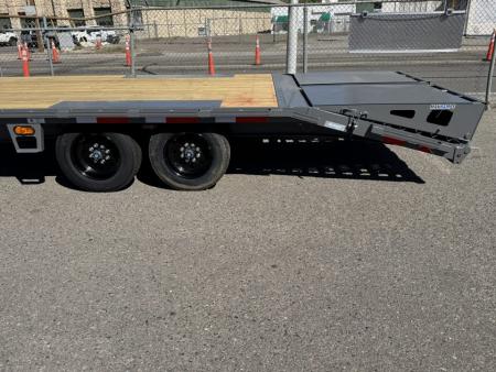 New 2026 Diamond C DEC 24' Max Ramps - 18K Deckover Equipment Trailer