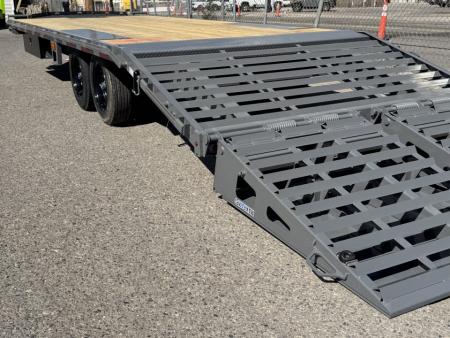 New 2026 Diamond C DEC 24' Max Ramps - 18K Deckover Equipment Trailer