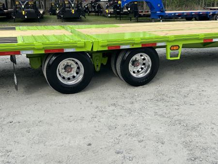 New 2026 Diamond C FMAX210 *Pace Setter* Hydraulic Dovetail 32ft (20ft Deck+12ft Dove) Disc Brakes
