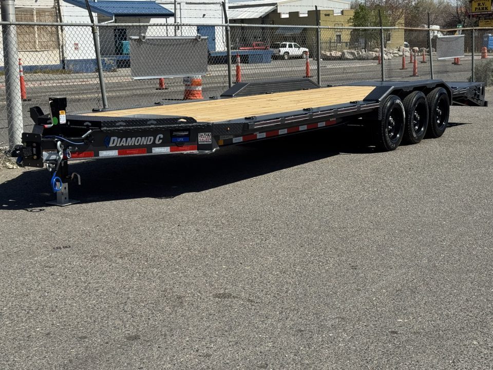 New 2026 Diamond C LPX 26' X-Ramp - 24K Equipment Trailer