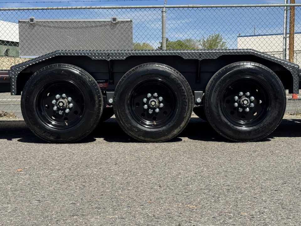 New 2026 Diamond C LPX 26' X-Ramp - 24K Equipment Trailer