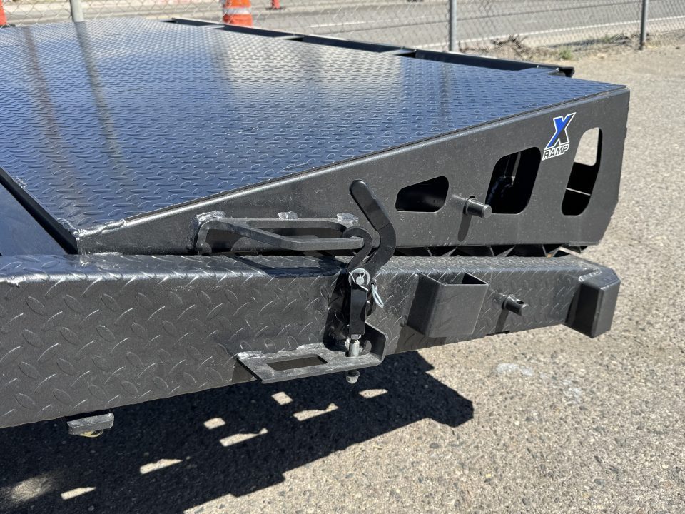 New 2026 Diamond C LPX 26' X-Ramp - 24K Equipment Trailer