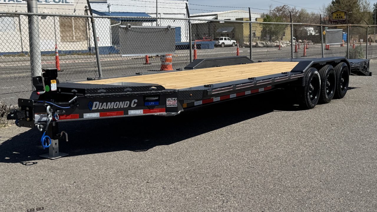 New 2026 Diamond C LPX 26' X-Ramp - 24K Equipment Trailer