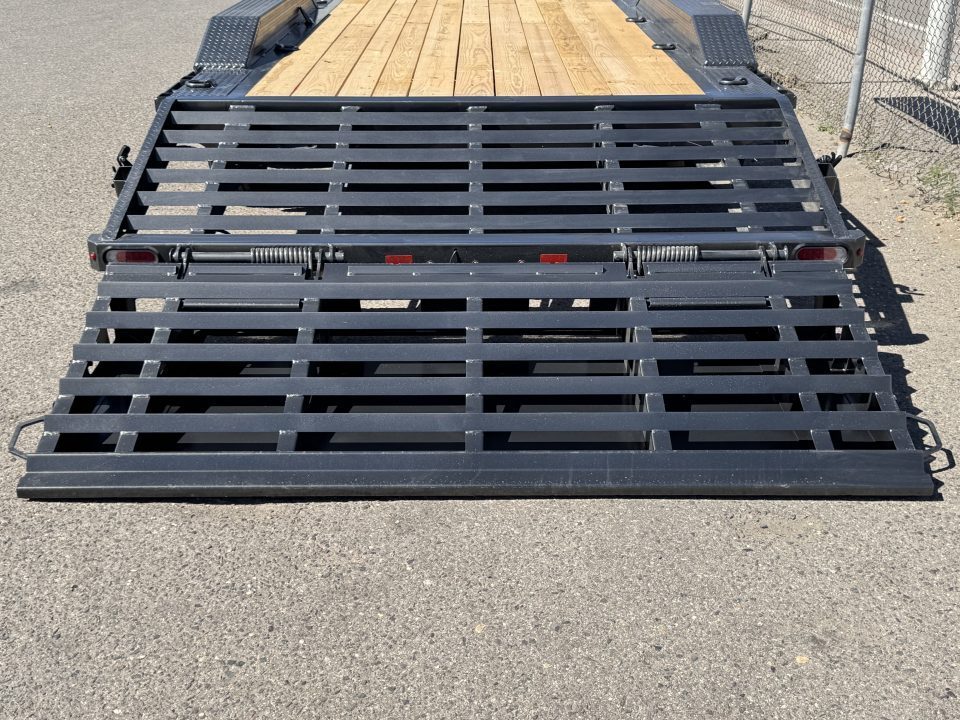 New 2026 Diamond C LPX 26' X-Ramp - 24K Equipment Trailer