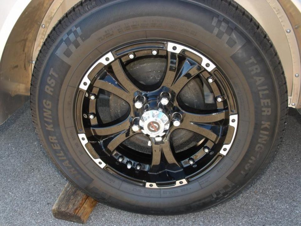 New HUGE SALE WHILE THEY LAST    !!! Enclosed Trailer 7 X 12 Ramp  7'  Interior Insulated Trailer Two Tone Charcoal Frt/ Silver Mist Rear   In Color  Tube Construction