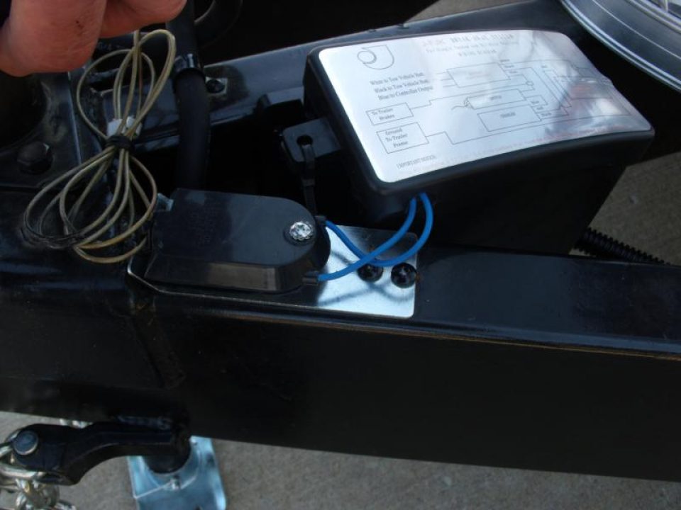 New HUGE SALE WHILE THEY LAST    !!!   Enclosed Trailer 8.5 x 20 Dove  Ramp    Silver Mist  In Color Ramp Door  9990  GVWR Dove Tail  7' Interior