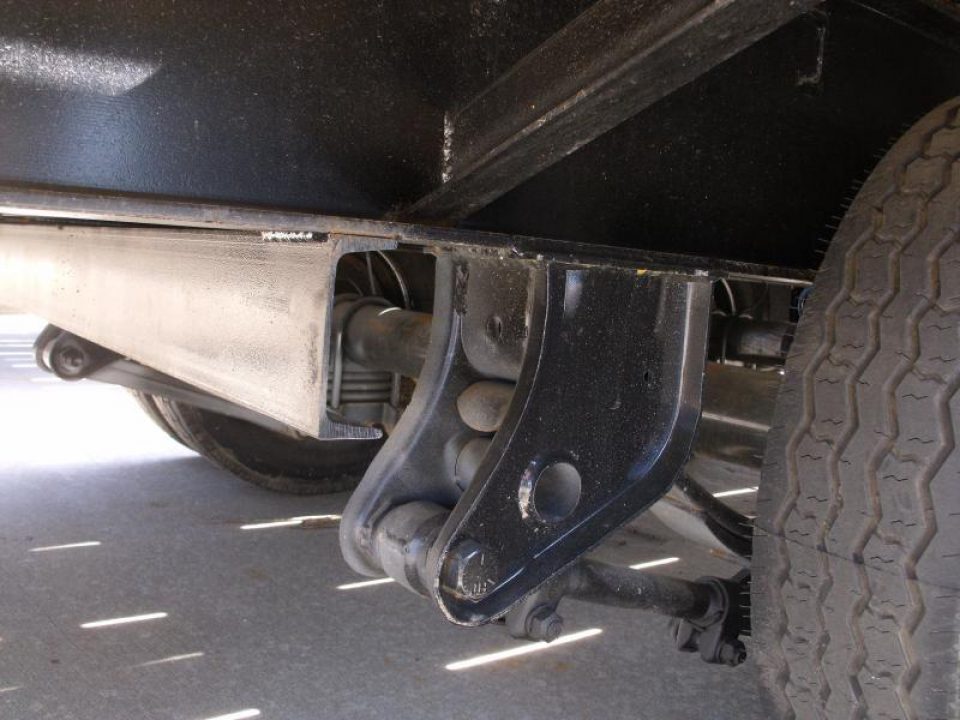 New SALE SALE SALE LOOK AT THIS    Goose Neck Deck Over 102 X 35 + 5 Dove  With Self Cleaning Dove 22500 GVWR      (((  Hutch Suspension System )))