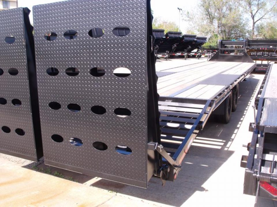 New SALE SALE SALE LOOK AT THIS    Goose Neck Deck Over 102 X 35 + 5 Dove  With Self Cleaning Dove 22500 GVWR      (((  Hutch Suspension System )))