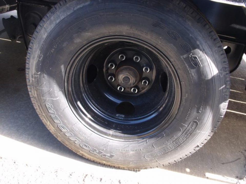 New SALE SALE SALE LOOK AT THIS    Goose Neck Deck Over 102 X 35 + 5 Dove  With Self Cleaning Dove 22500 GVWR      (((  Hutch Suspension System )))