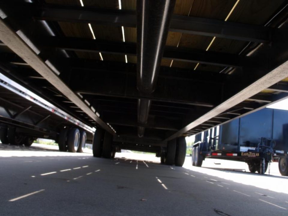 New SALE SALE SALE LOOK AT THIS    Goose Neck Deck Over 102 X 35 + 5 Dove  With Self Cleaning Dove 22500 GVWR      (((  Hutch Suspension System )))