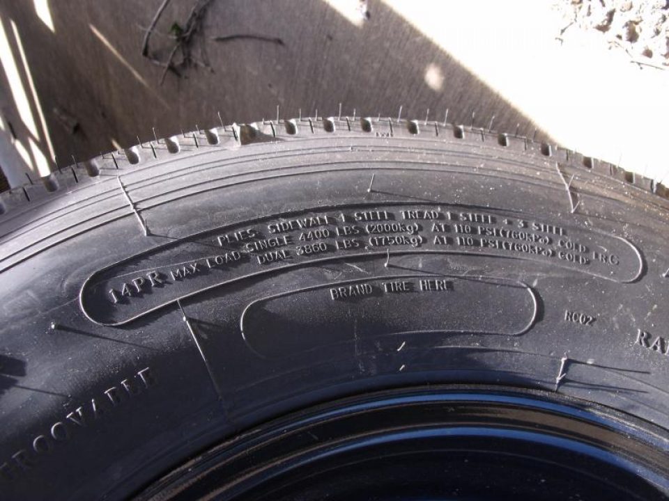 New SALE SALE SALE LOOK AT THIS    Goose Neck Deck Over 102 X 35 + 5 Dove  With Self Cleaning Dove 22500 GVWR      (((  Hutch Suspension System )))