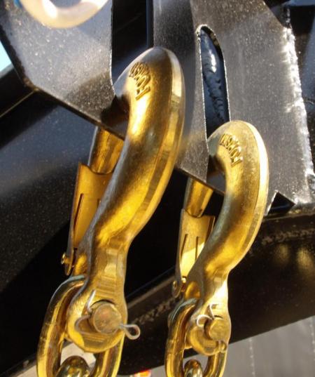 New SALE SALE SALE LOOK AT THIS    Goose Neck Deck Over 102 X 35 + 5 Dove  With Self Cleaning Dove 22500 GVWR      (((  Hutch Suspension System )))