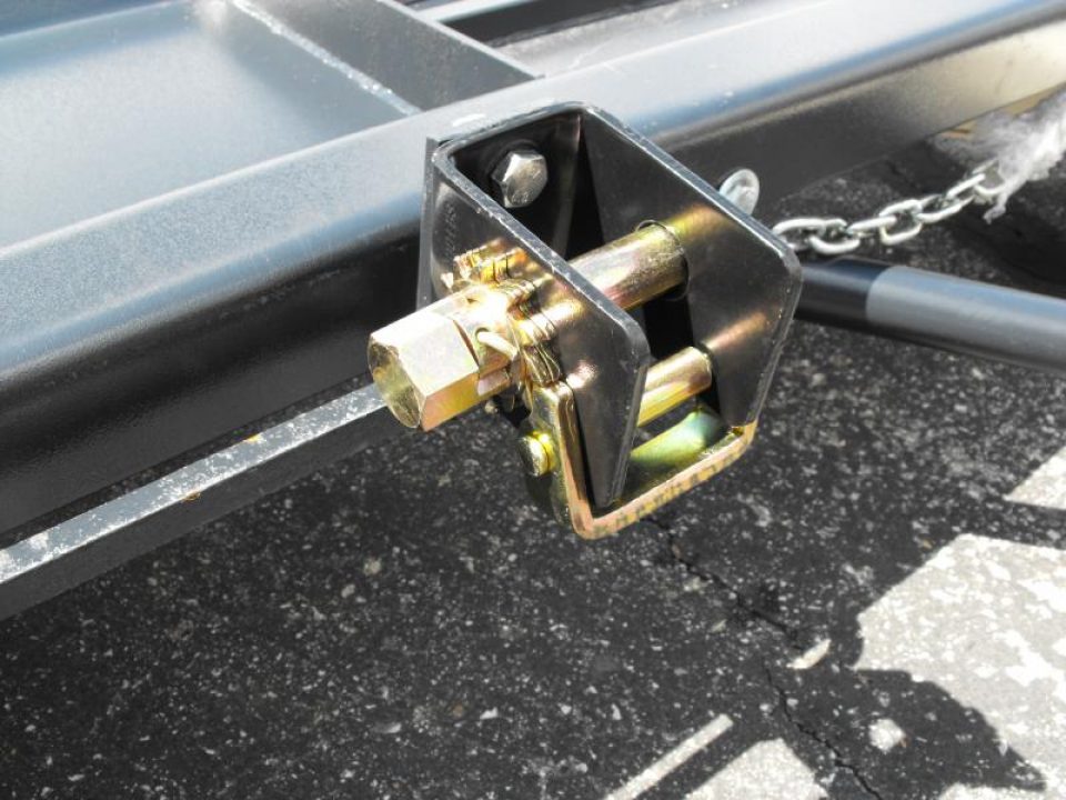 New NEW  Stehl       Tow Dolly     80"  Straps Included  ELECTRIC BRAKES