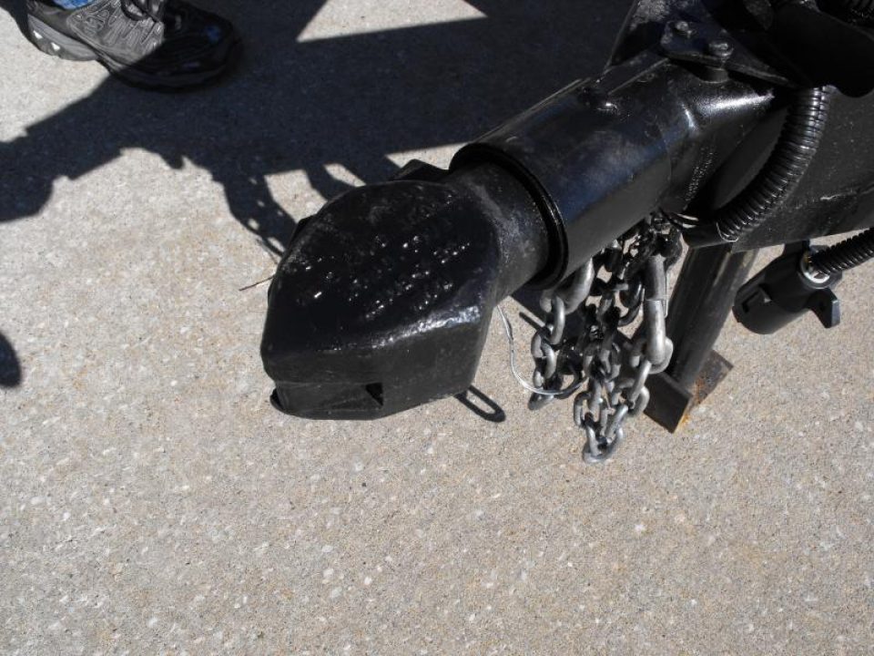 New 82" X 20' Dove Manual Tilt Trailer