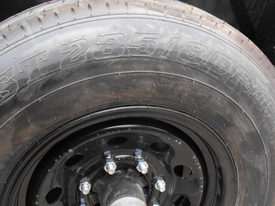 New Equipment Trailer / Car Hauler  83 X 20  (4'Dove )( 5' Slide Out Ramps)(1400 GVWR)