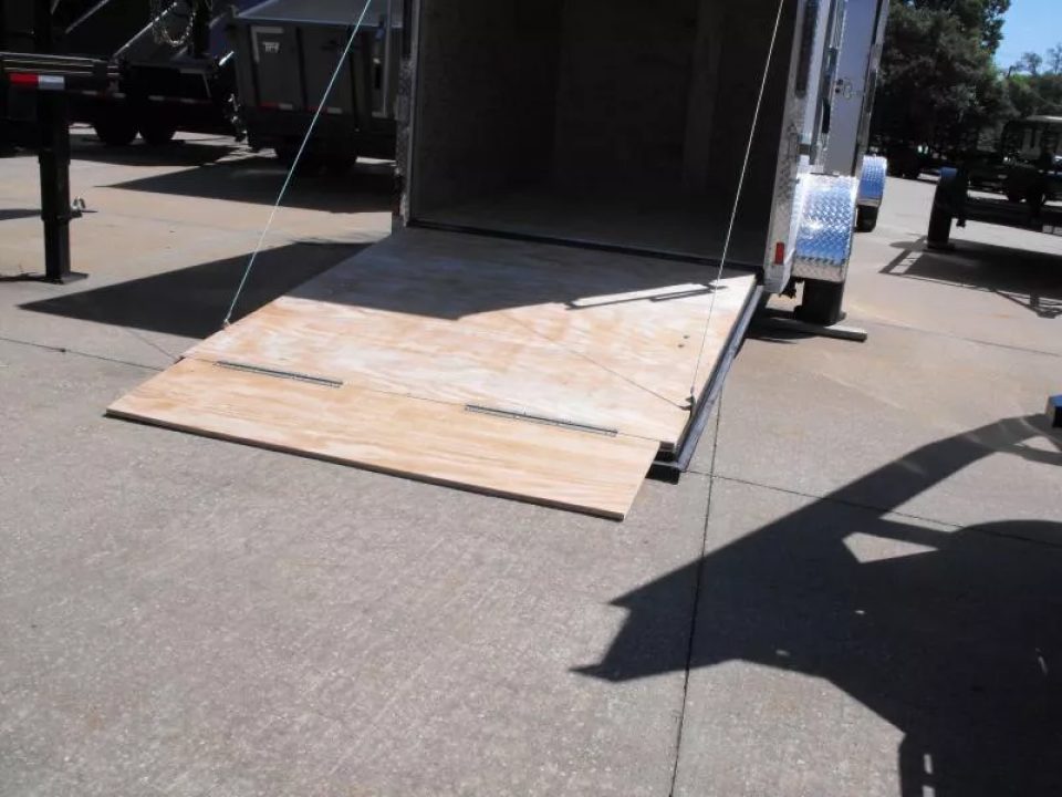 New Huge Sale While They Last  !!!  Enclosed Trailer 6 X 8 Ramp  6' 3"  Interior(( White   In Color  080 Skin))  Tube Construction