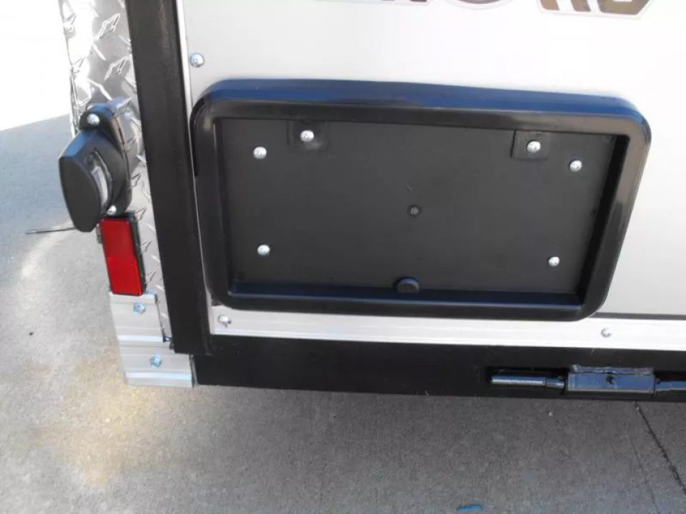 New HUGE SALE WHILE THEY LAST !!!  Enclosed Trailer 6 X 8 Ramp  6' 6"  Interior(( Silver Mist   In Color  080 Skin))  Tube Construction