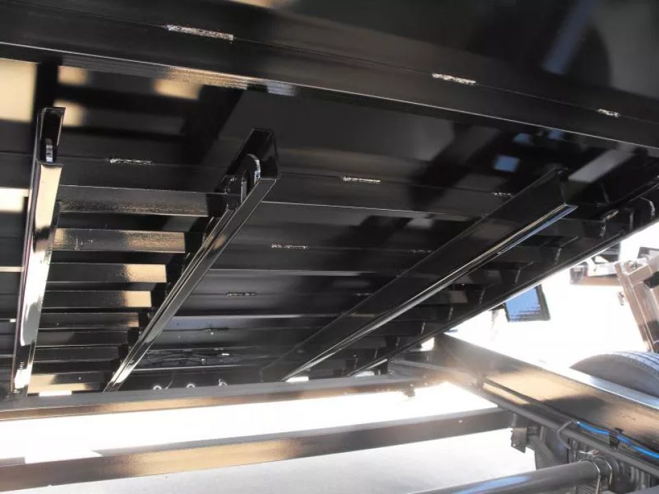 New Dump Trailer 83 X 16 3' Walls Tarp System Dump 14 Ply Tires 30 Watt Solar Pnl