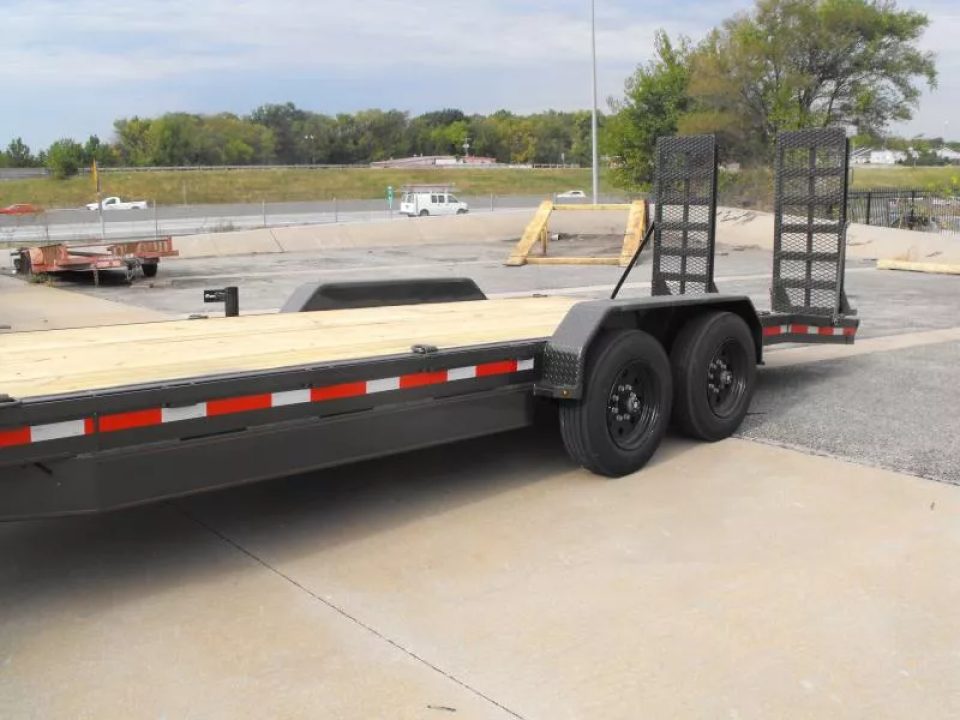 New Equipment trailer   83 X 24   4' Steel Dove (16000 GVWR) Color Metallic Gray