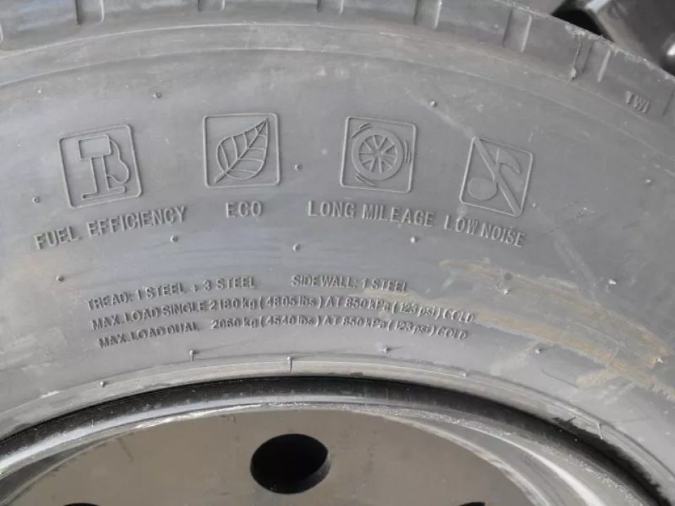 New Equipment trailer   83 X 24   4' Steel Dove (16000 GVWR) Color Metallic Gray