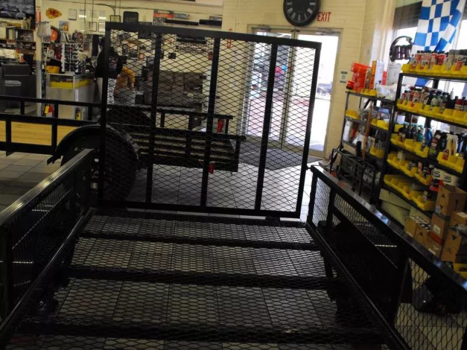 New Utility Trailer 5 X 8 Ramp Mesh Floor & Sides