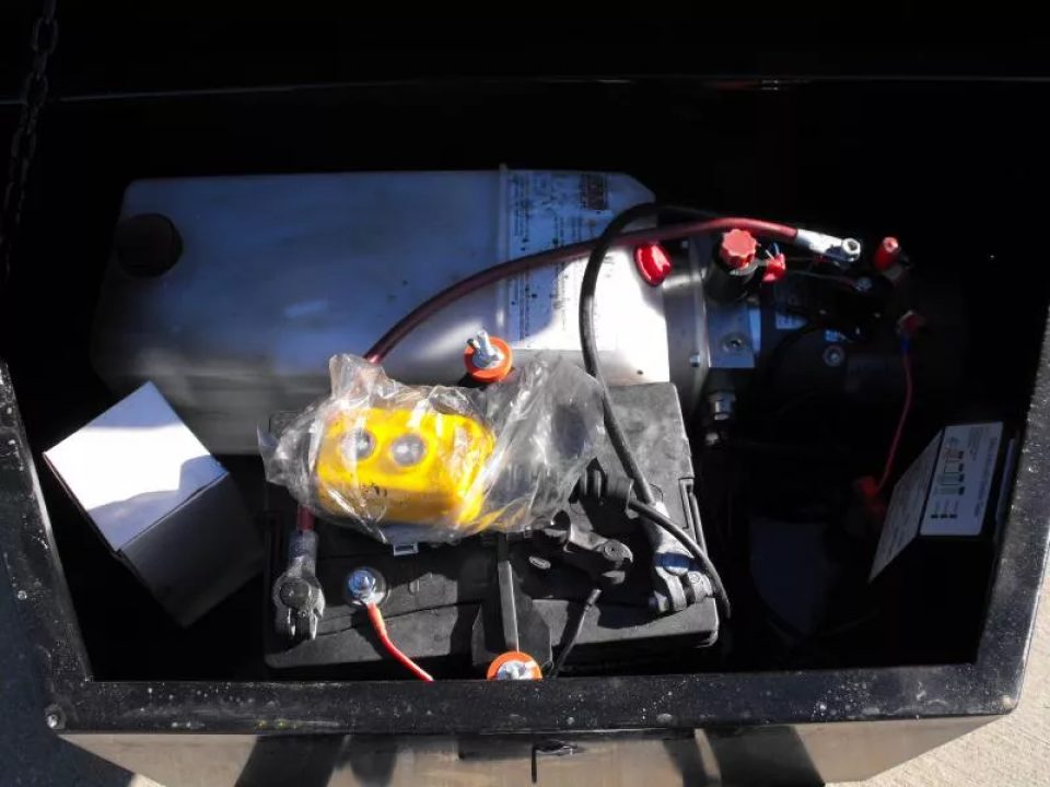 New Dump Trailer 5 X 10 Low Profile With 6" Wood Extension  (9990 GVWR) Spreader Gate