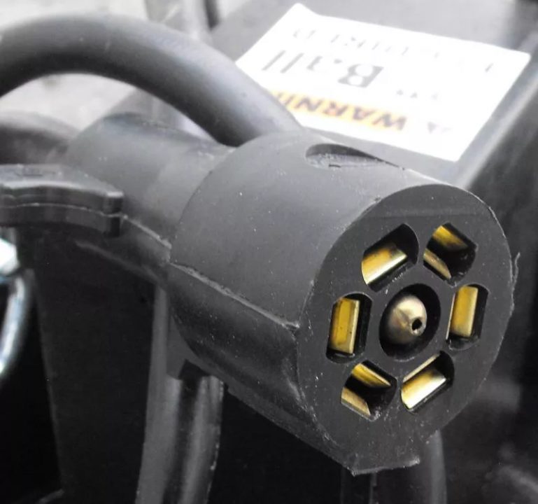 New Trailer 7 X 10  Ramp Door   6'  Tall White In Color ( 080 Skin )