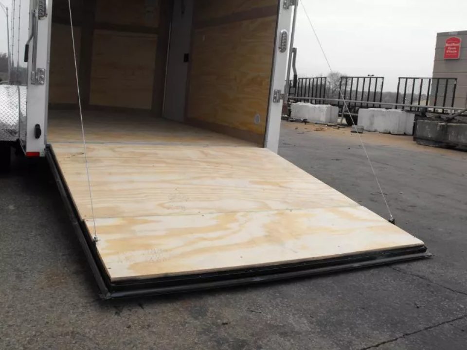 New Trailer 7 X 10  Ramp Door   6'  Tall White In Color ( 080 Skin )
