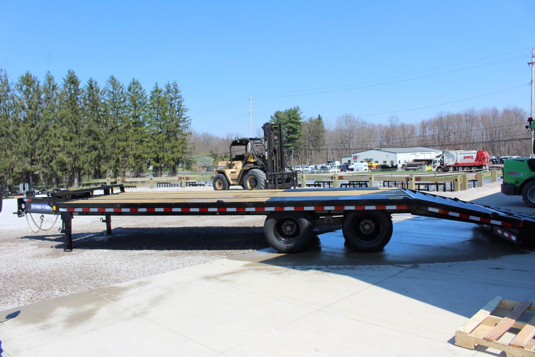 New 2026 Sure-Trac 8.5' x 20' + 5' Low Profile Beaver Tail Deckover Flatbed - 22,500# GVW