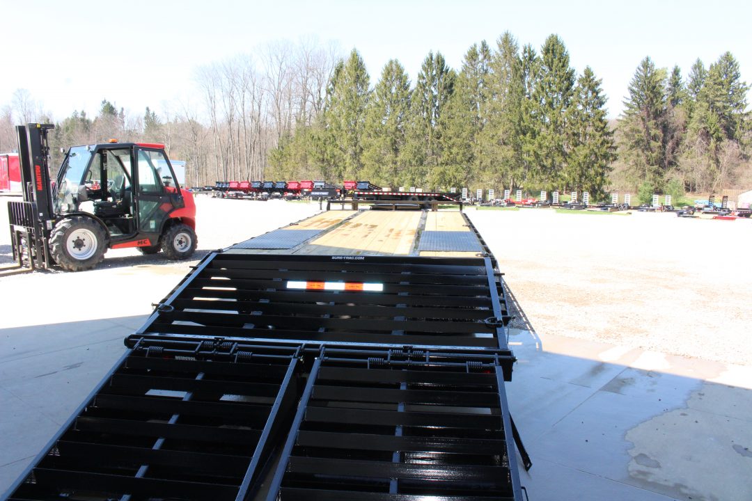 New 2026 Sure-Trac 8.5' x 20' + 5' Low Profile Beaver Tail Deckover Flatbed - 22,500# GVW