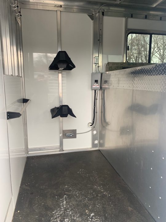 Used 2023 Sundowner Trailers 2+1 GN Horse Trailer