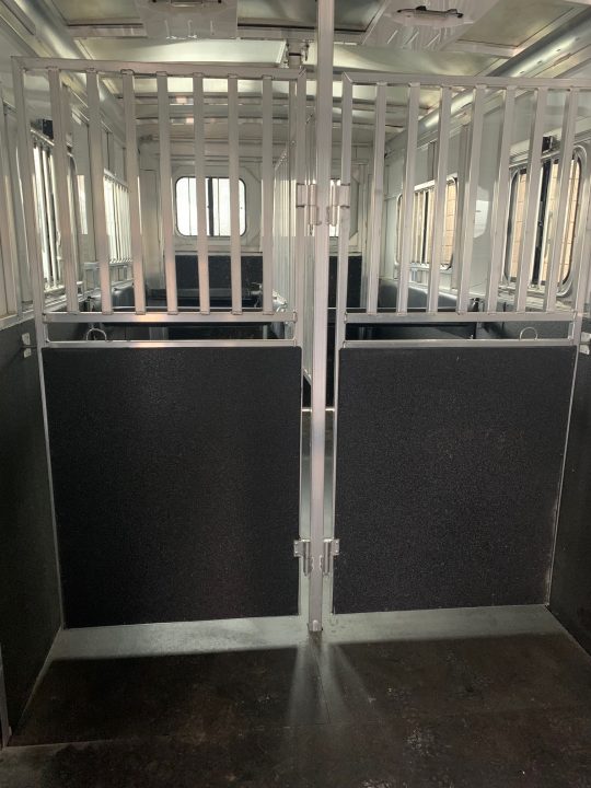 Used 2023 Sundowner Trailers 2+1 GN Horse Trailer