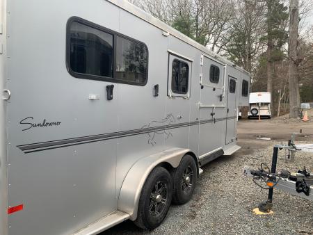 Used 2023 Sundowner Trailers 2+1 GN Horse Trailer