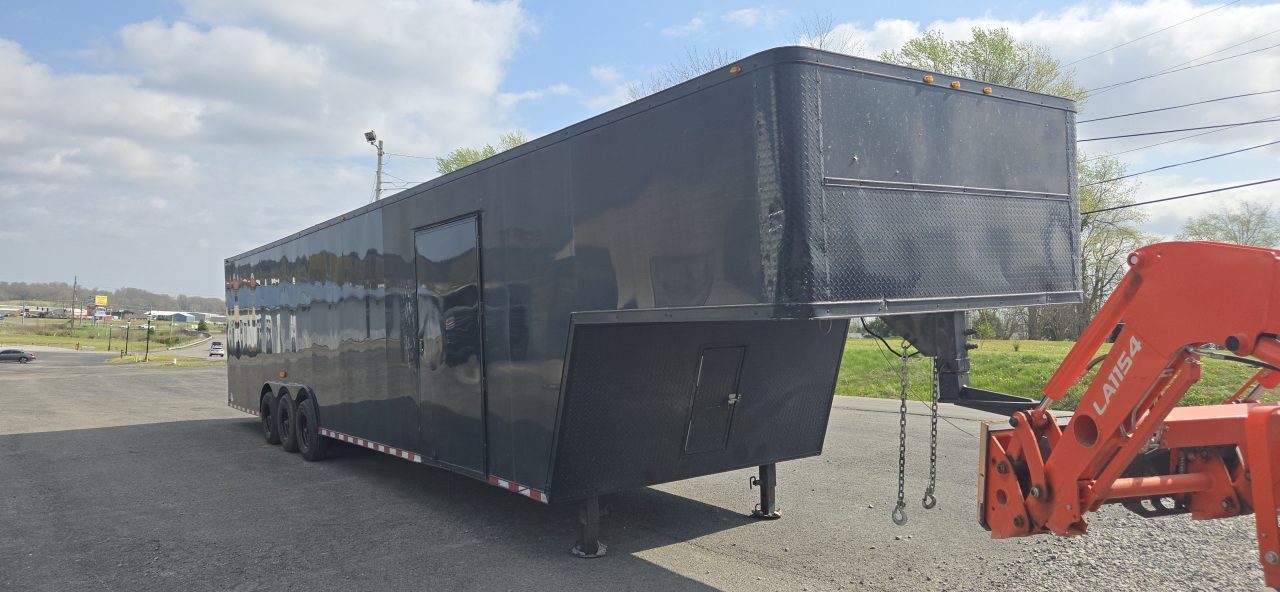 Used Repo 2022 High Country Trailers 40' Enclosed Trailer