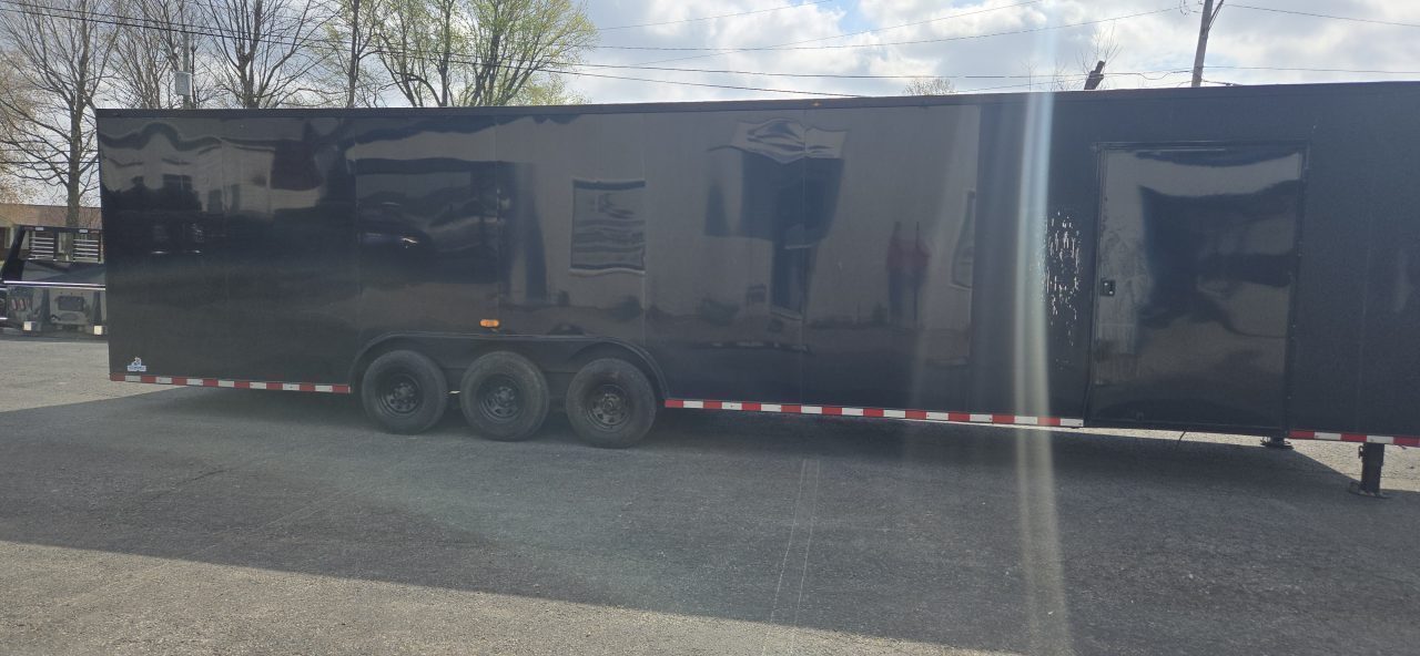 Used Repo 2022 High Country Trailers 40' Enclosed Trailer