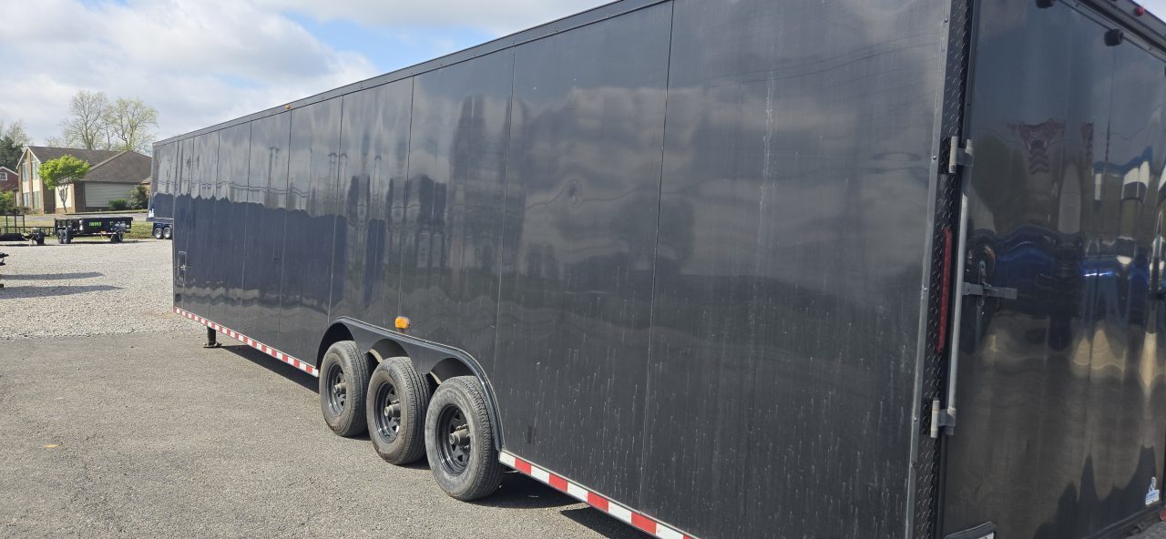 Used Repo 2022 High Country Trailers 40' Enclosed Trailer