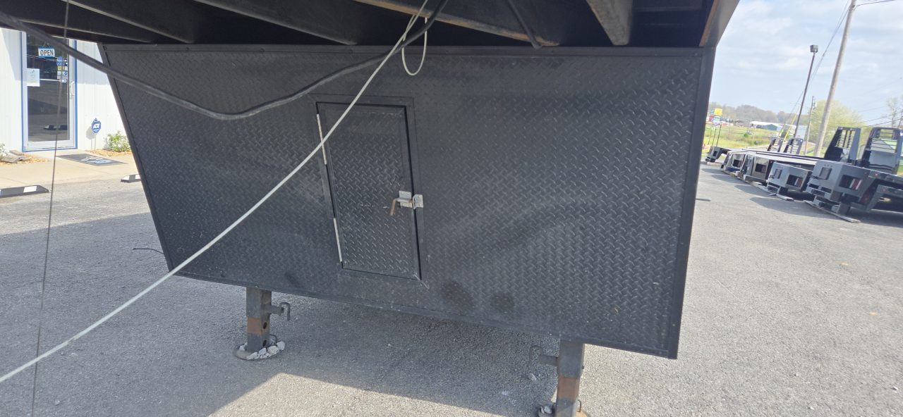 Used Repo 2022 High Country Trailers 40' Enclosed Trailer