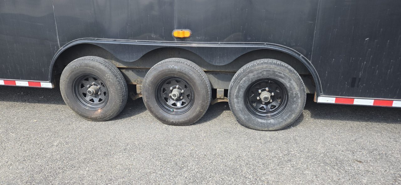 Used Repo 2022 High Country Trailers 40' Enclosed Trailer