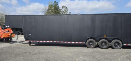 Used Repo 2022 High Country Trailers 40' Enclosed Trailer