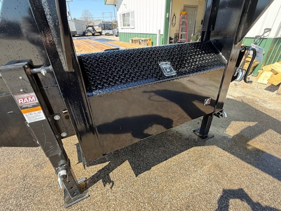 New 2026 Liberty 102"x32' GOOSENECK Deckover Trailer