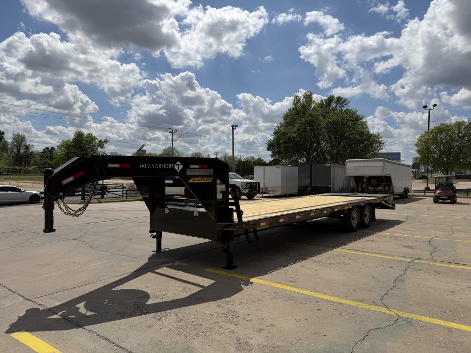 New #037772 2026 DIAMOND T SWF 28 X 102 TANDEM AXLE 14K FLATBED GOOSENECK W/ MAXX RAMPS