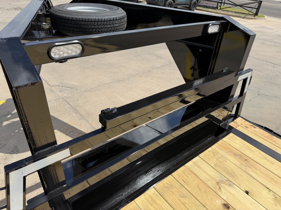 New #037772 2026 DIAMOND T SWF 28 X 102 TANDEM AXLE 14K FLATBED GOOSENECK W/ MAXX RAMPS