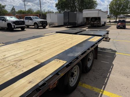 New #037772 2026 DIAMOND T SWF 28 X 102 TANDEM AXLE 14K FLATBED GOOSENECK W/ MAXX RAMPS