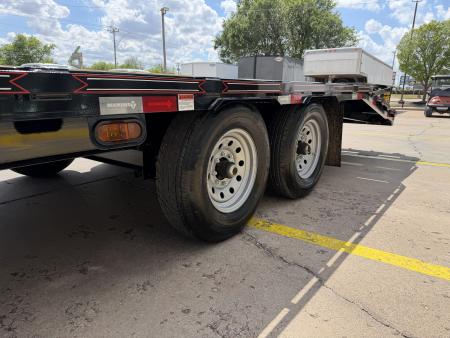 New #037772 2026 DIAMOND T SWF 28 X 102 TANDEM AXLE 14K FLATBED GOOSENECK W/ MAXX RAMPS