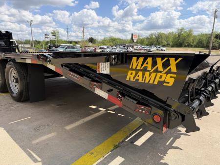 New #037772 2026 DIAMOND T SWF 28 X 102 TANDEM AXLE 14K FLATBED GOOSENECK W/ MAXX RAMPS