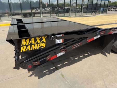 New #037772 2026 DIAMOND T SWF 28 X 102 TANDEM AXLE 14K FLATBED GOOSENECK W/ MAXX RAMPS