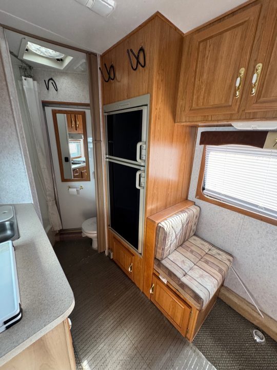 Used 2001 Sundowner Trailers TRAILBLAZER III 3H LQ Horse Trailer